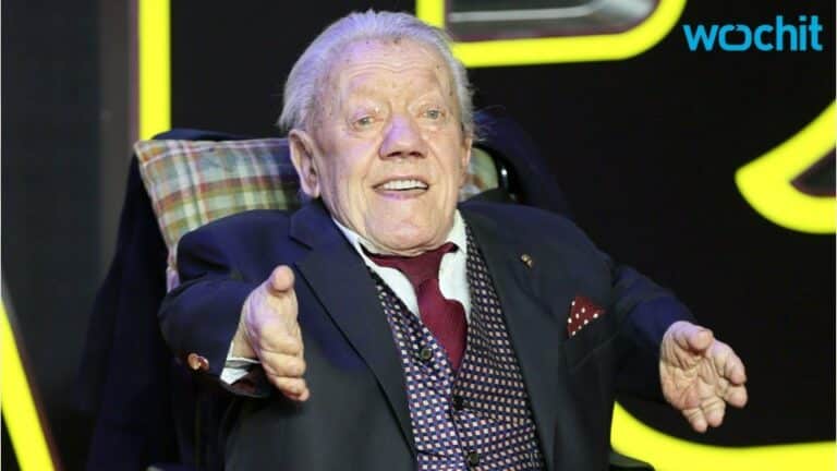 Elsie Wayne Kenny Baker Actor Who Played R2-D2 Is Dead at 81