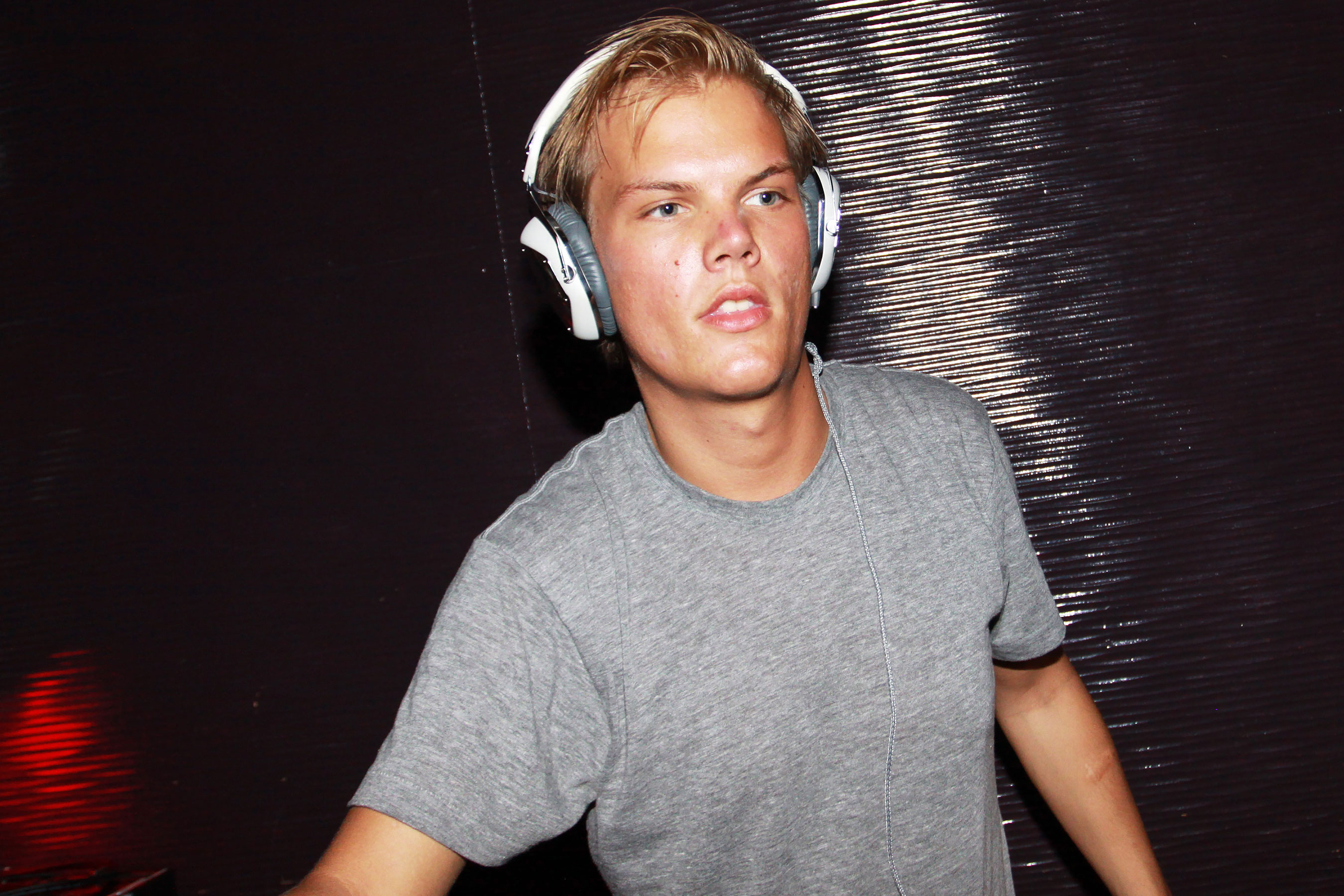 Stadiumred Presents DJ Avicii