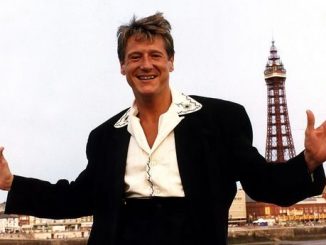 64-Year-Old Joe Longthorne, singer and impressionist is Dead 2 64-Year-Old Joe Longthorne, singer and impressionist is Dead 1