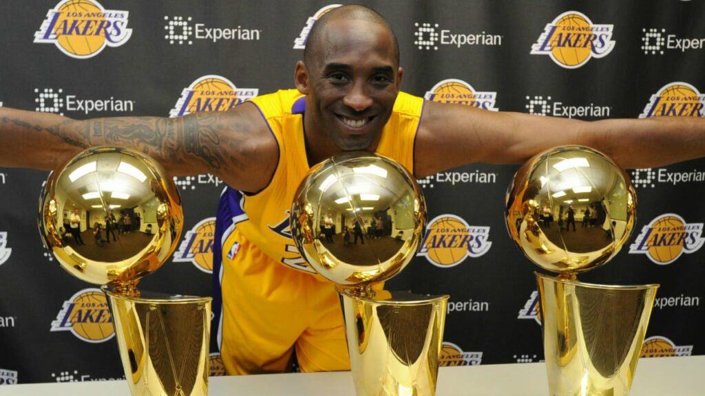 NBA Legend Kobe Bryant killed today in helicopter crash at 41 Kobe Bryant killed in plane crash