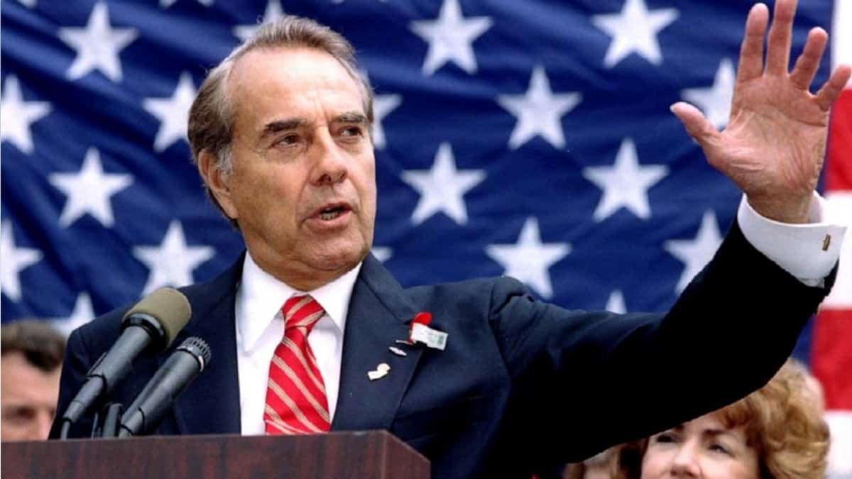 Bob Dole, Senate leader, presidential candidate dead at 98